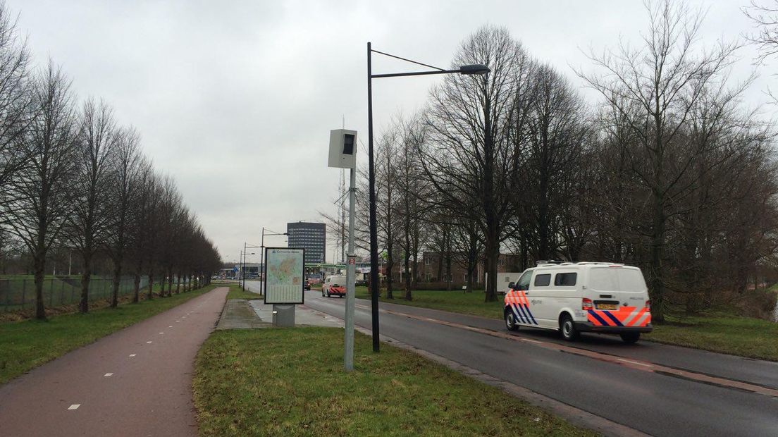 De flitspaal langs De Vaart in Assen staat er nog (Rechten: RTV Drenthe / Hilde Boelema)