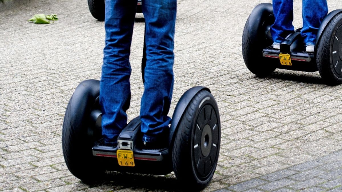 Zoektocht naar getuigen diefstal veertien segways in Dieverbrug