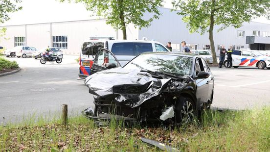112 Nieuws: autos total loss bij aanrijding in Nijverdal. 112 Nieuws: autos total loss bij aanrijding in Nijverdal.