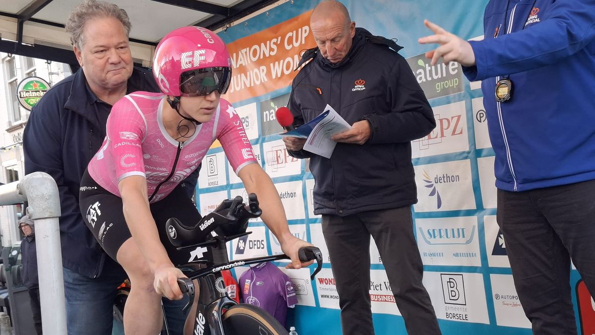 Olympisch kampioen Faulkner rijdt met spanning door Zeeuwse polders: 'Durfde niet hard door de bocht