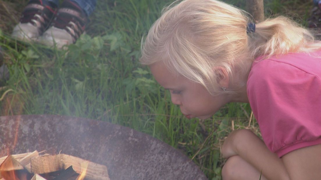 Vick blaast het vuur aan tijdens het ROEG! herfstkamp