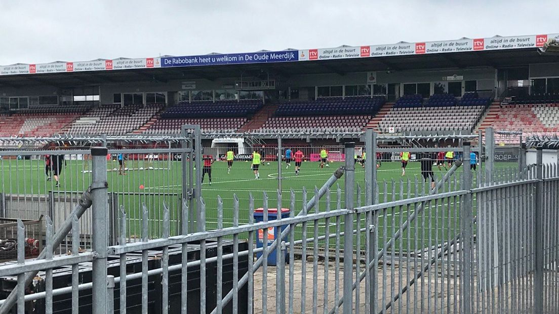 FC Emmen trapte de voorbereiding af zonder publiek en pers