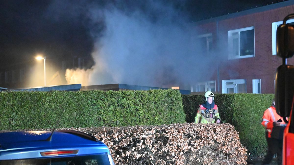 Veel rook bij brand aan Houtwielenstraat in Leeuwarden