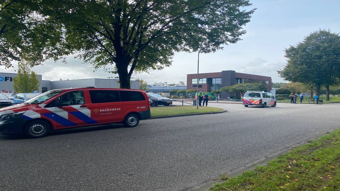 Brandweerauto voor het bedrijfspand