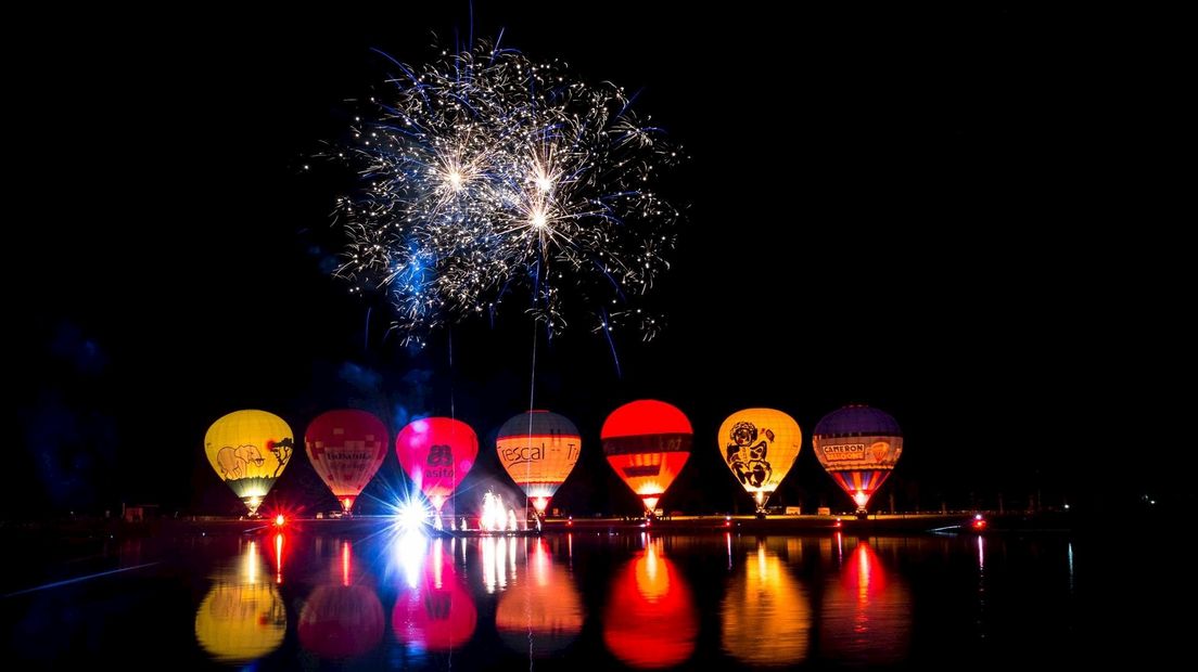De Nightglow tijdens Twente Ballooning 2016