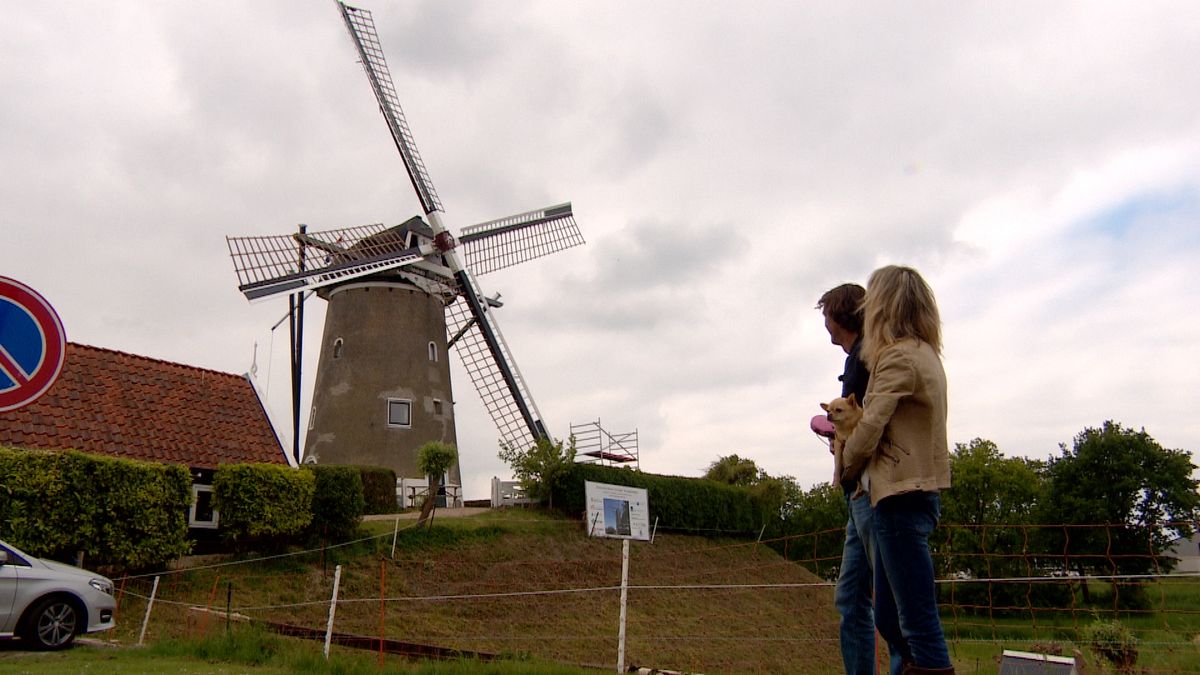 Het heeft 10 jaar geduurd, maar de molen in Brouwershaven draait weer