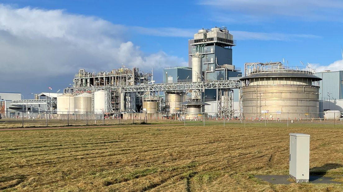 De fabriek van Nouryon op het Chemiepark in Delfzijl