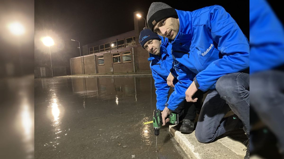 Boren, meten en eindeloos wachten: Krabbendijke hoopt donderdag op de schaats te staan