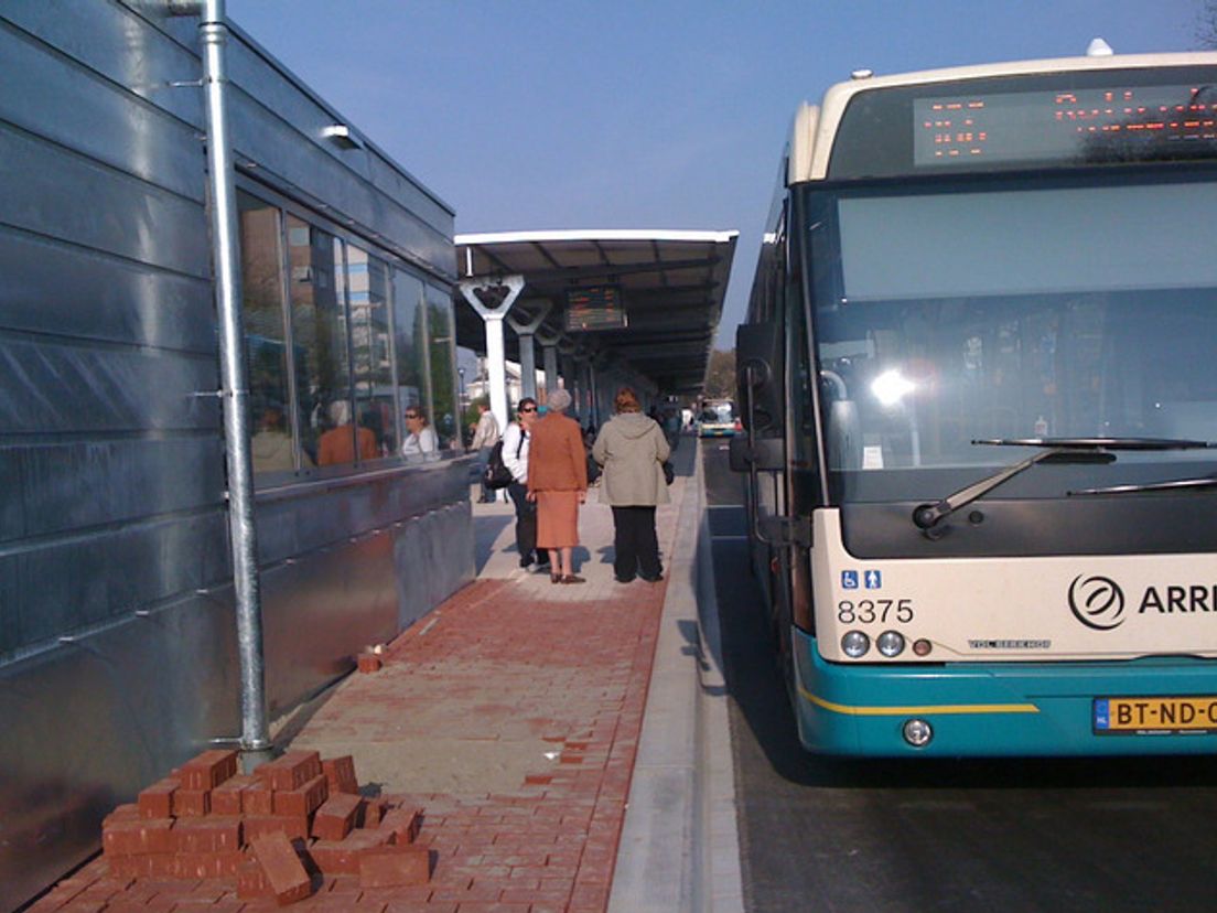 busstation2.cropresize.tmp.jpg