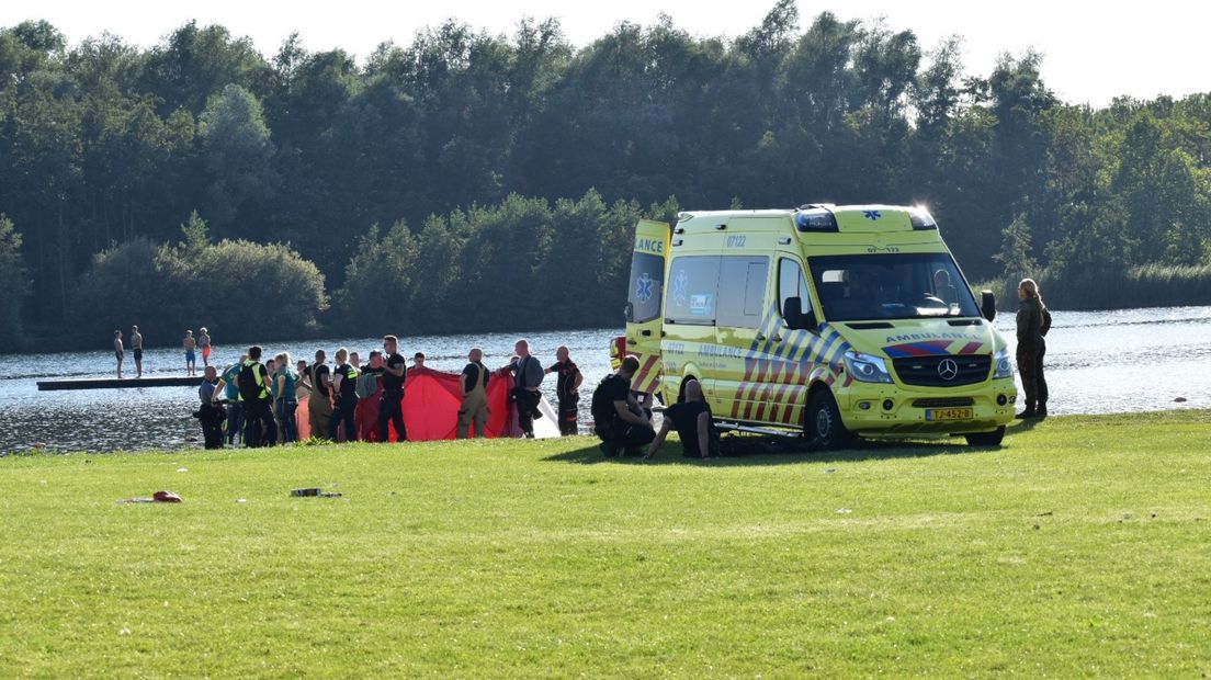 Bij de Rijkerswoerdse Plassen is een recreant overleden.