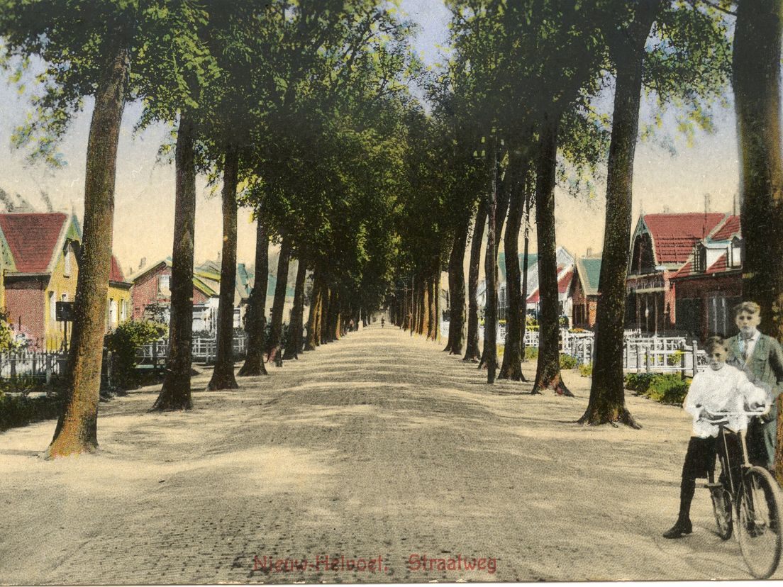 De Rijksstraatweg tussen Brielle en Hellevoetsluis