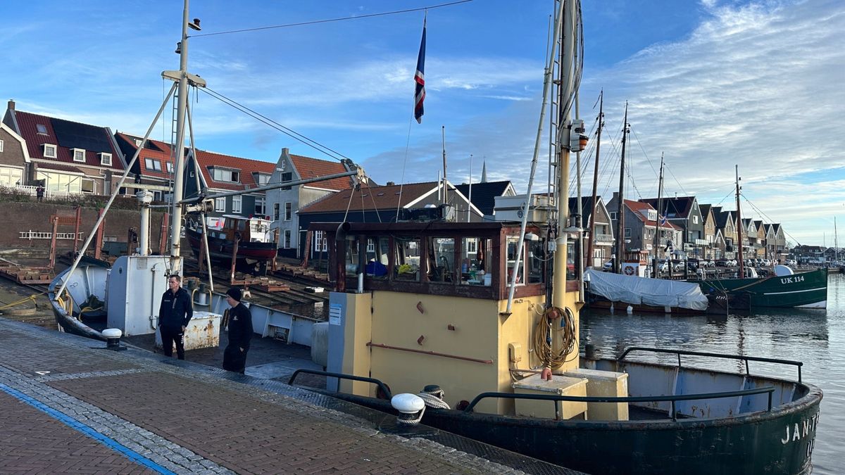 Mystearje fan efterlitten kotter yn Dokkum lang om let oplost