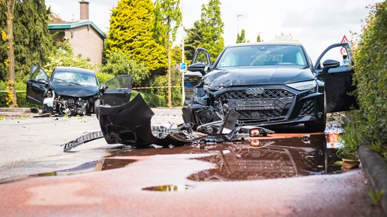 Twee gewonden bij zware botsing, bestuurder aangehouden