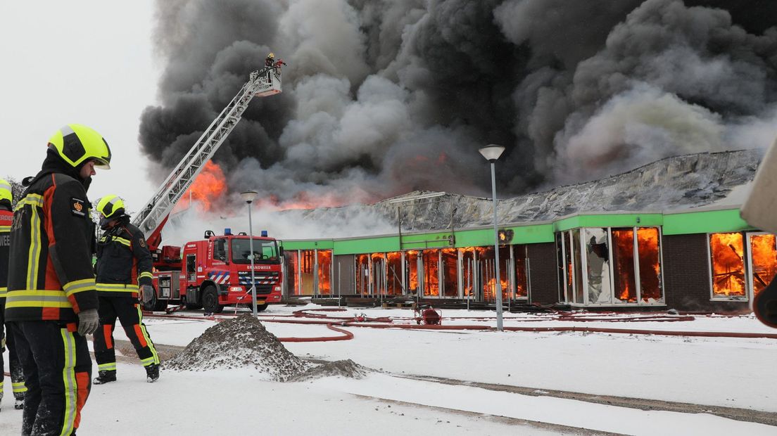 Grote brand in het tuincentrum in Lisse