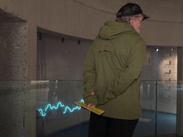 Waar ooit de haaien zwommen, lopen nu bezoekers langs lichtgevende kunst in Emmen