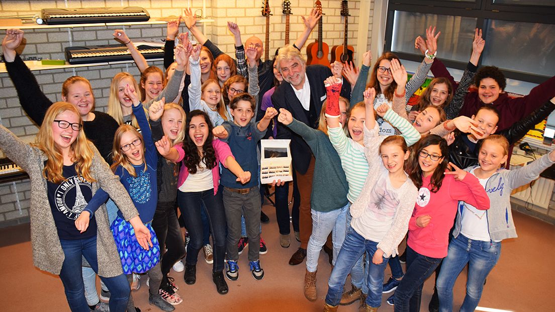 Er was taart voor leerlingen van het Oosterlicht College in Nieuwegein.