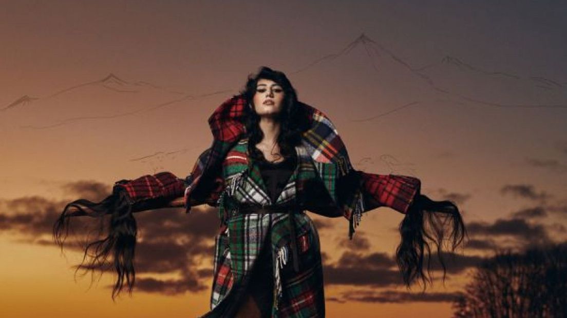 Naaz | Album-cover Never have I ever