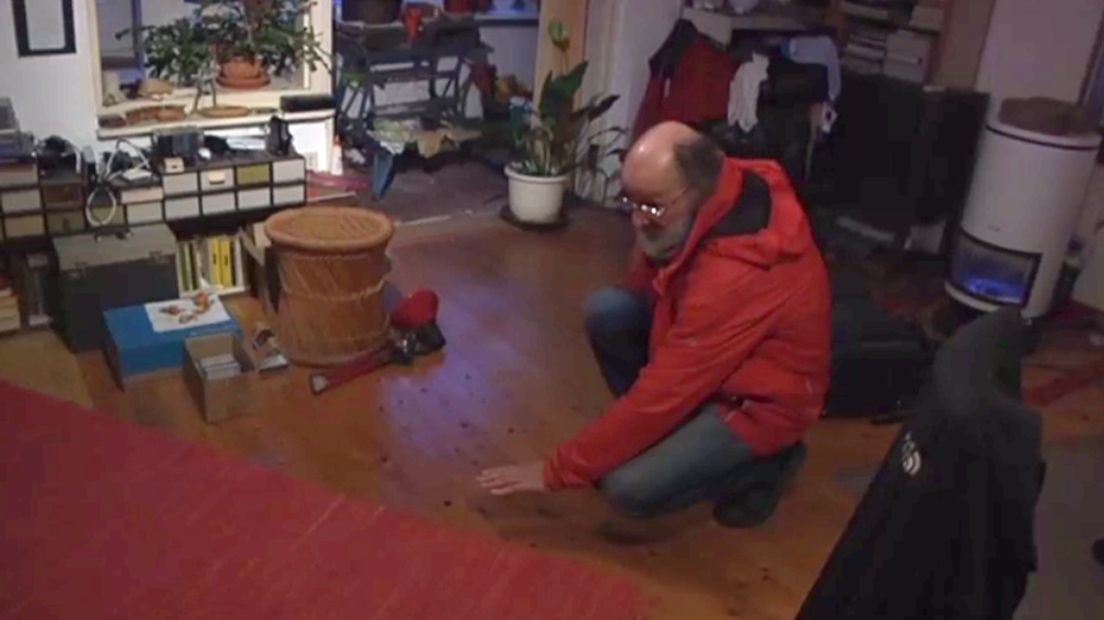 Begin 2015 liet Lombokker Frans Veltman aan RTV Utrecht zien hoe hoog het water soms komt.