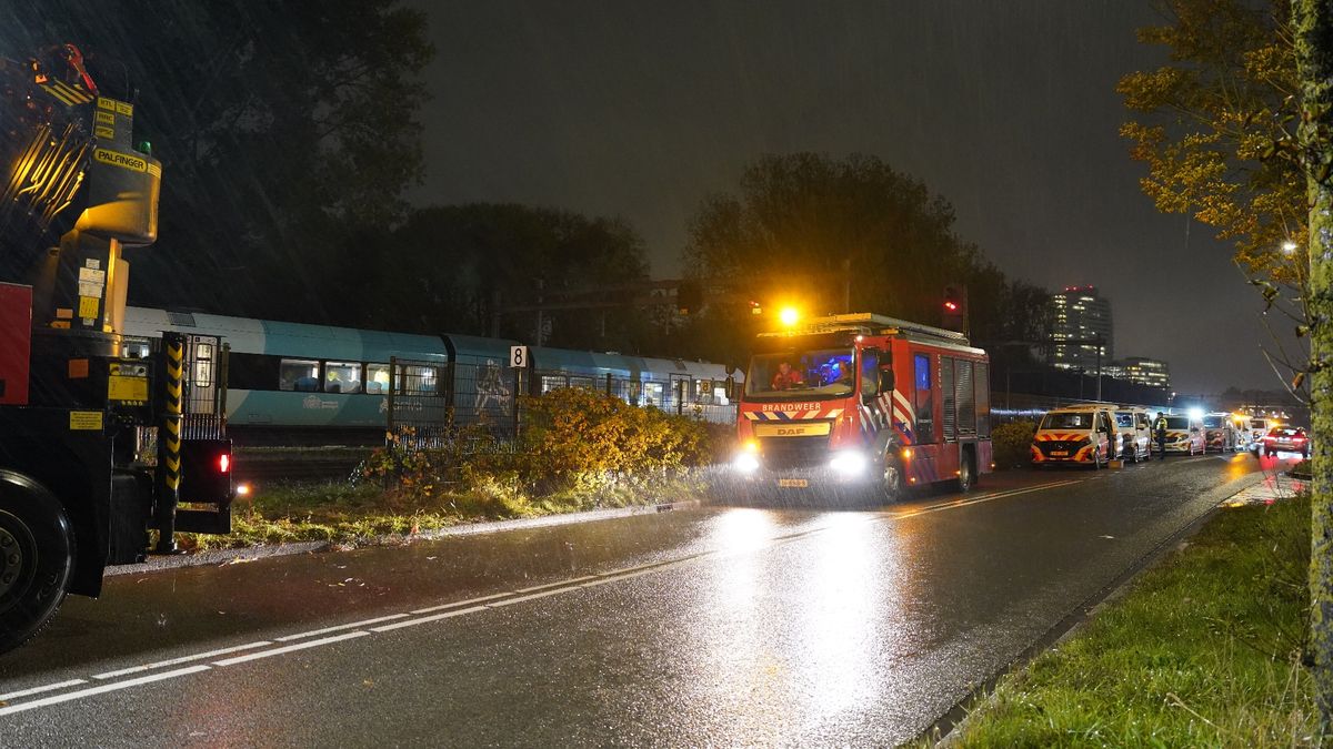 112-nieuws: Geen treinen tussen Groningen en Assen door aanrijding op spoor, duurt tot 8.15 uur