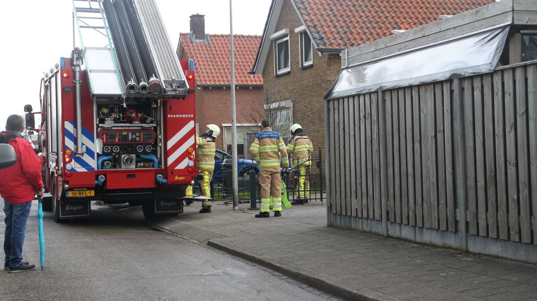 Brandweer meldt zich voor woningbrand in Ommen