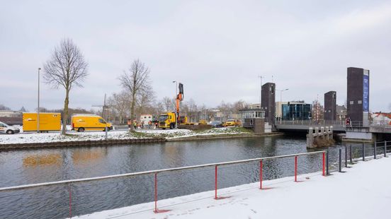 Twee maanden na aanvaring: herstel Stadsbrug Weert begonnen Nieuws