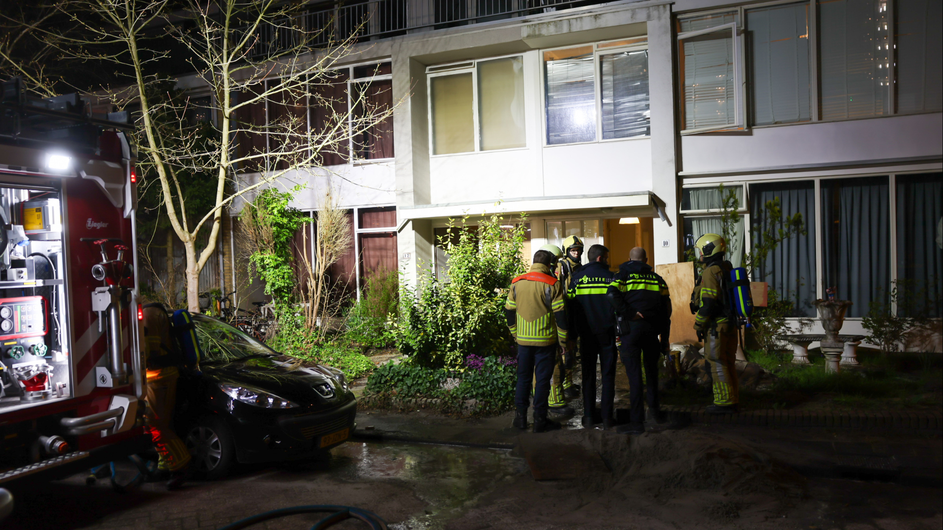 Hulpdiensten rukken uit naar woning in Zeist om melding explosie