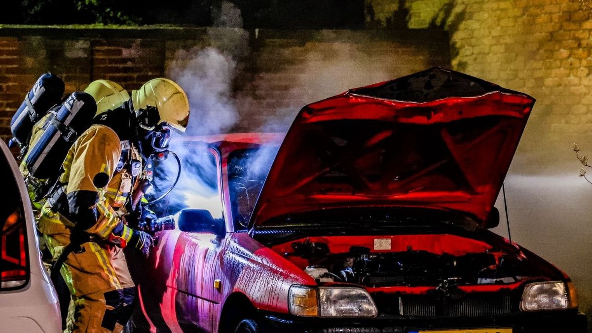 112 Nieuws: Autobrand in Enschede