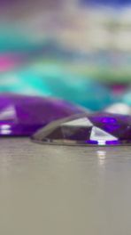 Kunstwerk met veel diamantjes