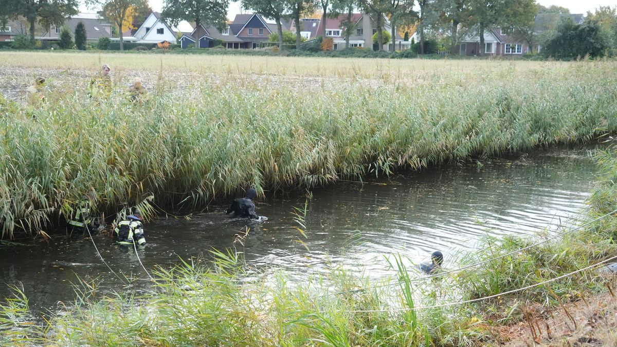 Massale zoekactie bij kanaal Raalte na gevonden fiets, duikers vinden niemand