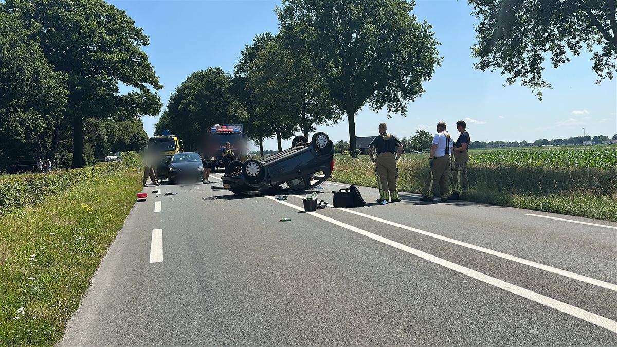 Auto belandt op de kop bij ongeval in Venray