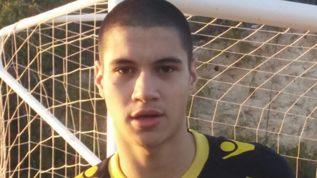 Vitesse legt talent Kevin Diks vast voor drie jaar
