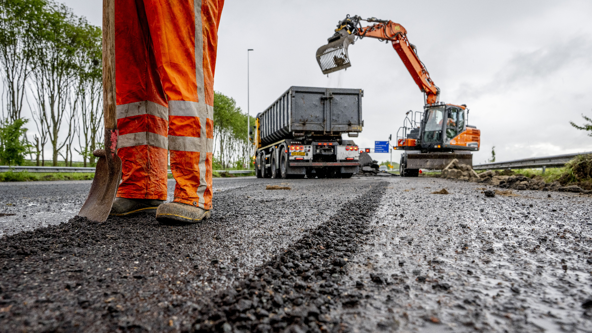 Weer druk op A2, schade aan wegdek wordt vanavond gerepareerd