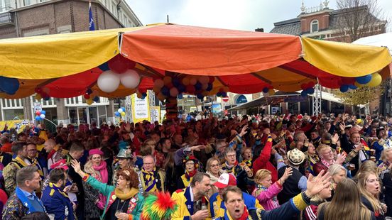 Twentse 11e van de 11e in Oldenzaal: duizenden bezoekers bij aftrap carnaval Home
