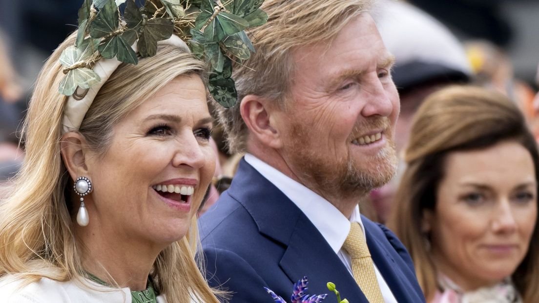 Koningin Maxima en Koning Willem-Alexander tijdens Koningsdag in Emmen