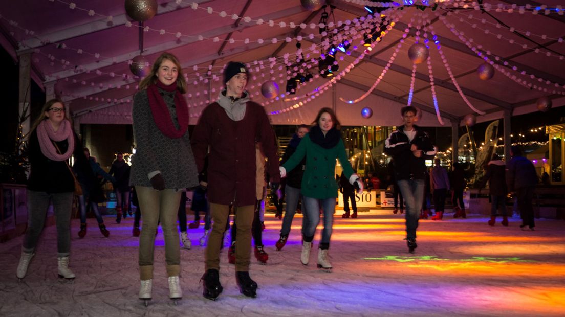 De ijsbaan op het Eemplein.