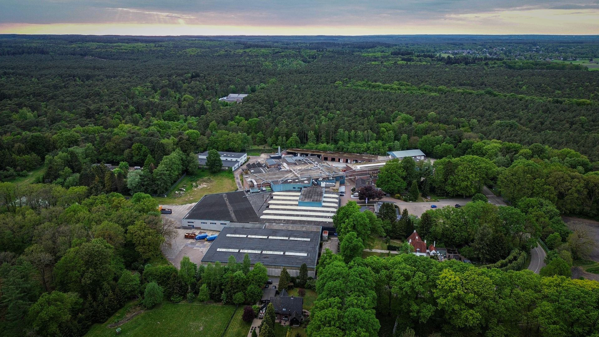 Foto: Klap voor Eerbeek: Papierfabriek Coldenhove failliet, 110 ontslagen