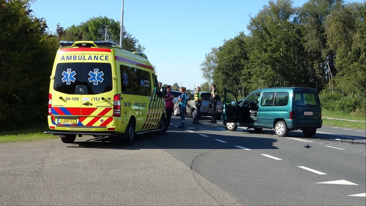 Gewonde bij aanrijding in Wanneperveen