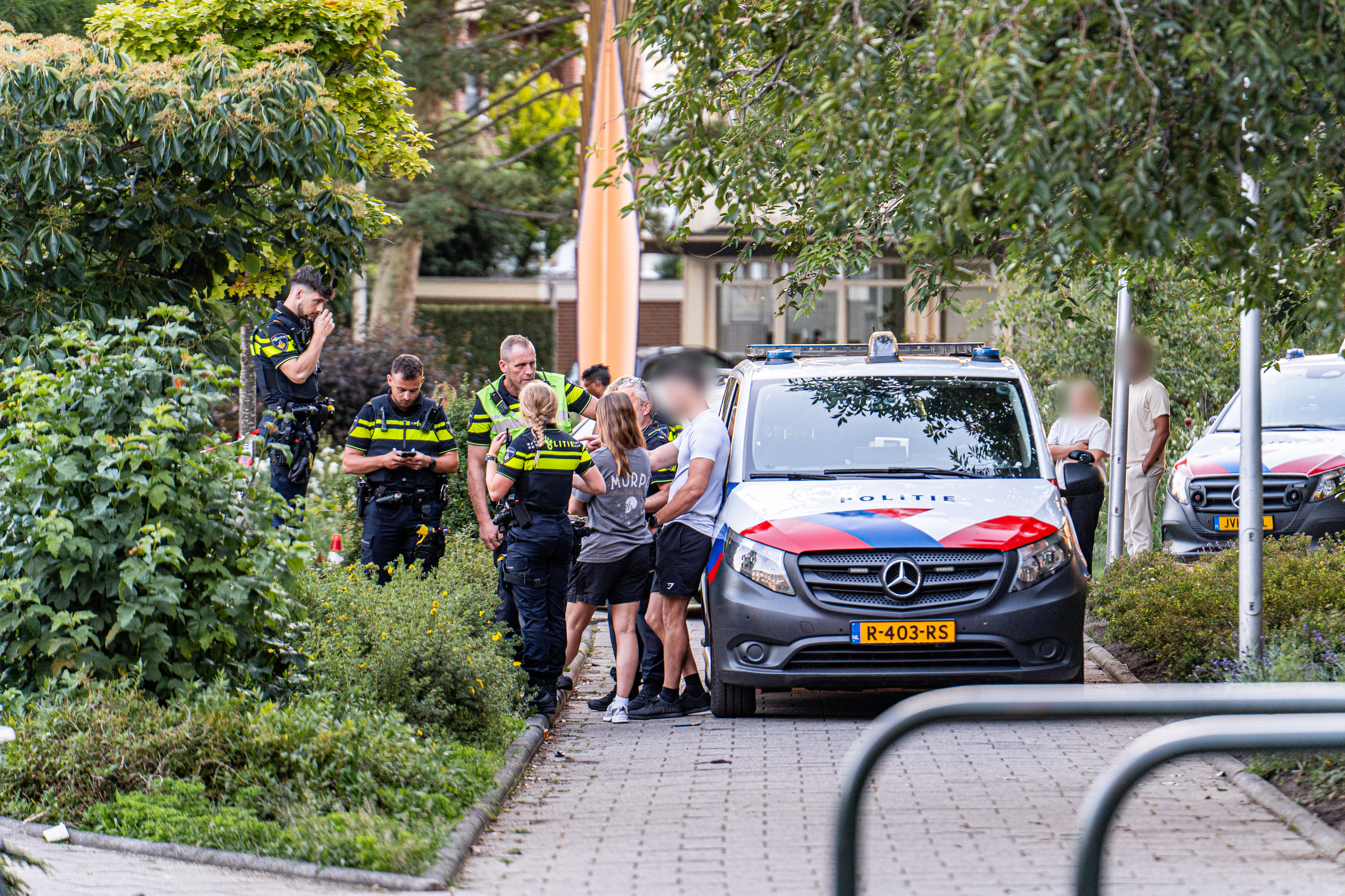 De politie doet onderzoek na de steekpartij.