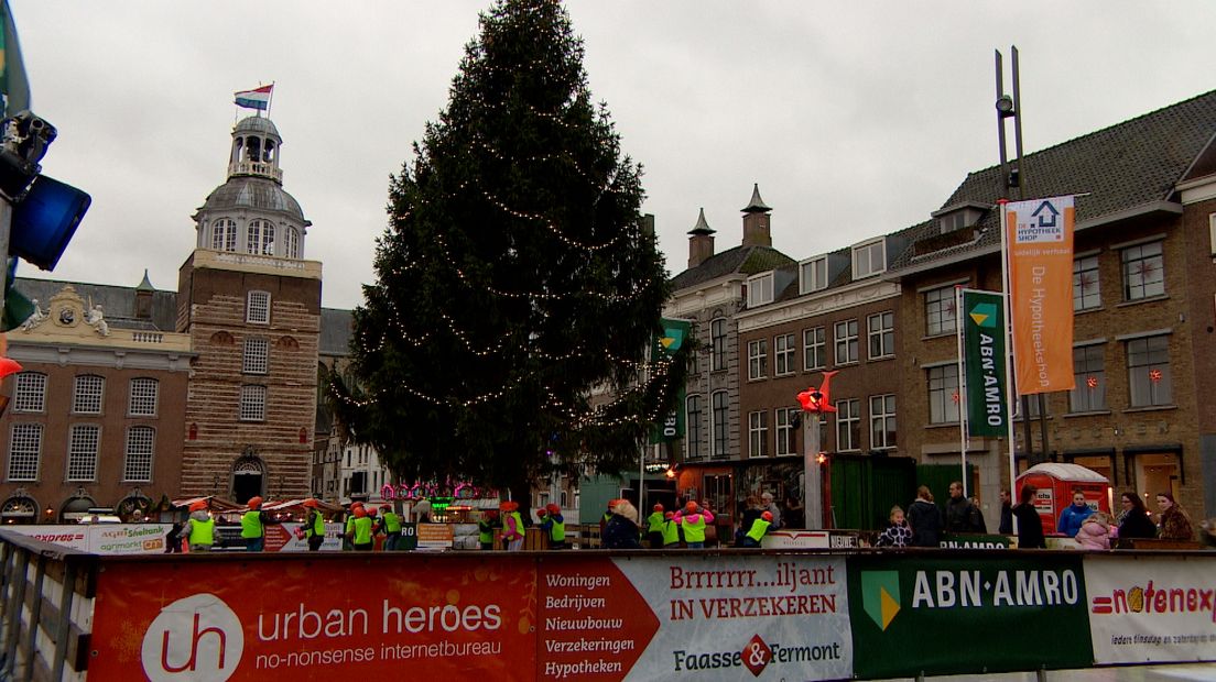 De ijsbaan in Goes is vandaag geopend