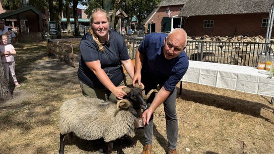 Sjonnie is bevorderd tot belhamel: 'Zijn taak is om vervelend te zijn' Nieuws