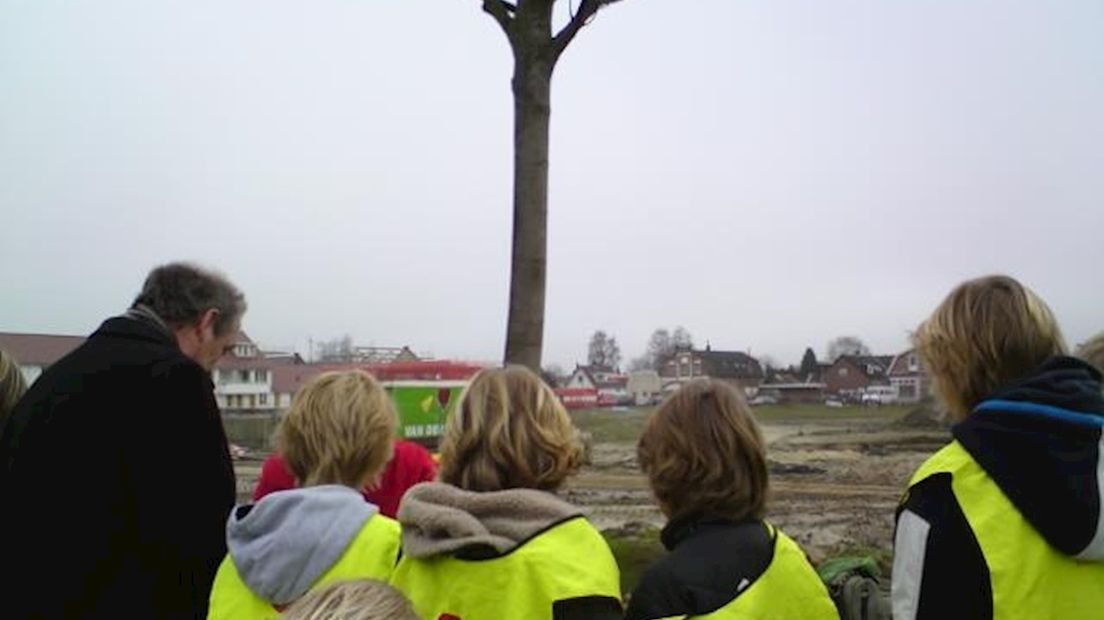 Bomen planten op Nationale Boomfeestdag