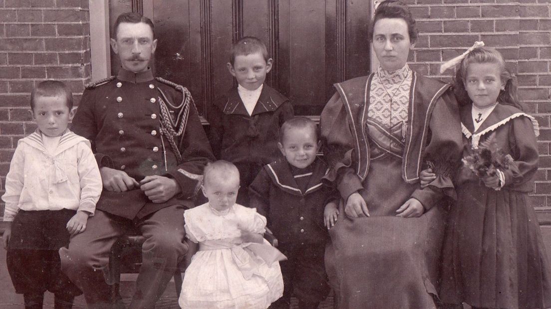 Meppeler Marechaussee met zijn gezin