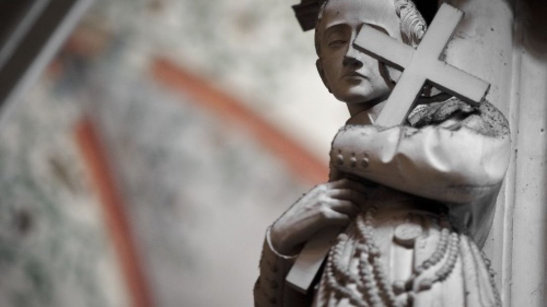 Katholieke kerk moet meldpunt misbruik heropenen
