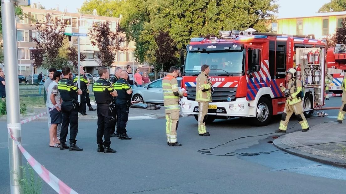 Meerdere hulpdiensten kwamen ter plaatse voor de brand