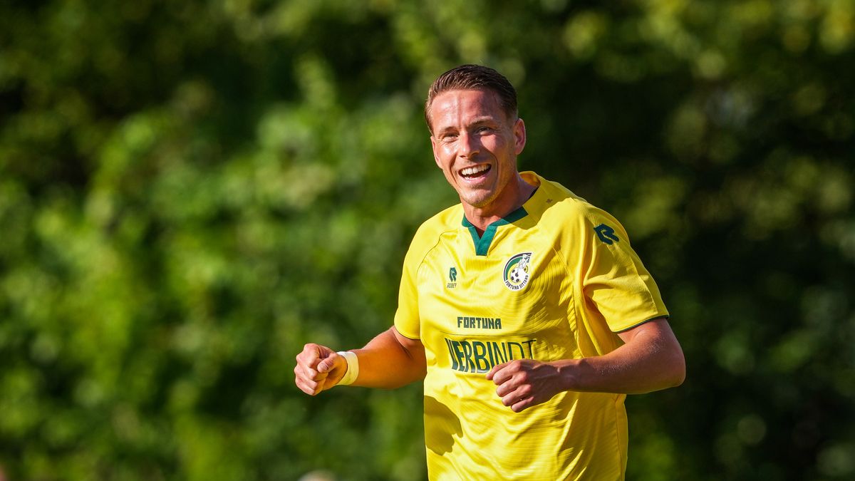 Fortuna scoort negen keer in eerste oefenduel tegen oude club Perr Schuurs