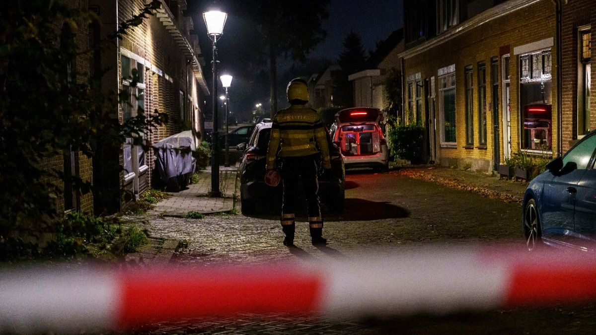 Aanhoudingen na drugsdeal | Man gewond bij steekpartij Hoogvliet