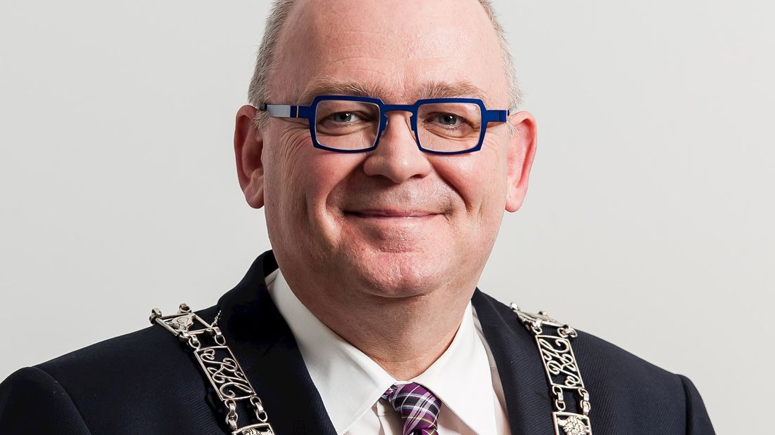 Burgemeester Hofland over politietekort