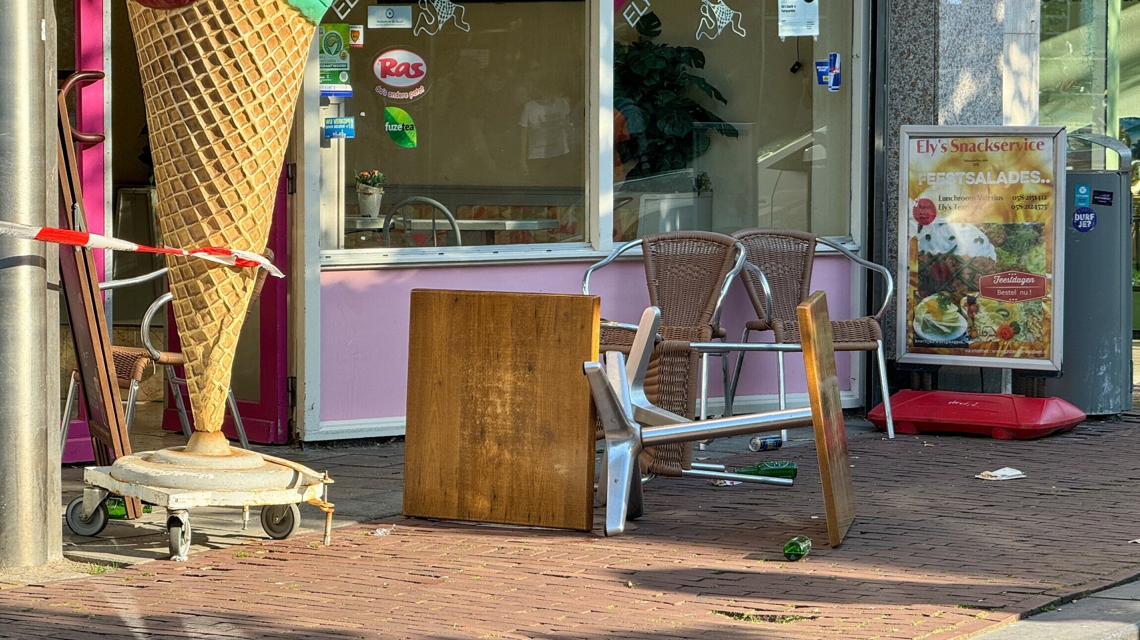 Rommel op een terras in Leeuwarden