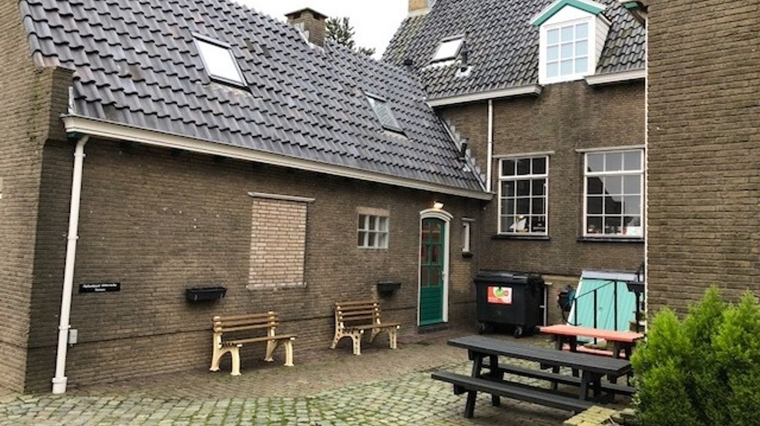 De binnenplaats wil het museum overdekken met een atrium van glas