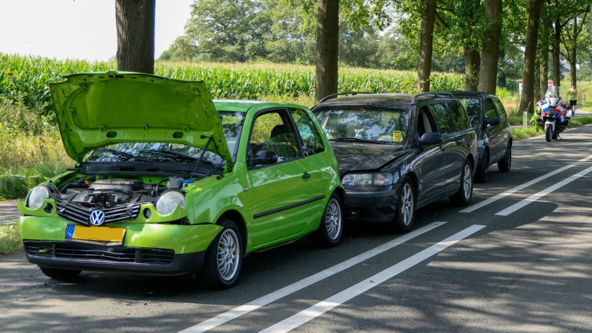112 nieuws: Twee gewonden bij botsing in Enschede.